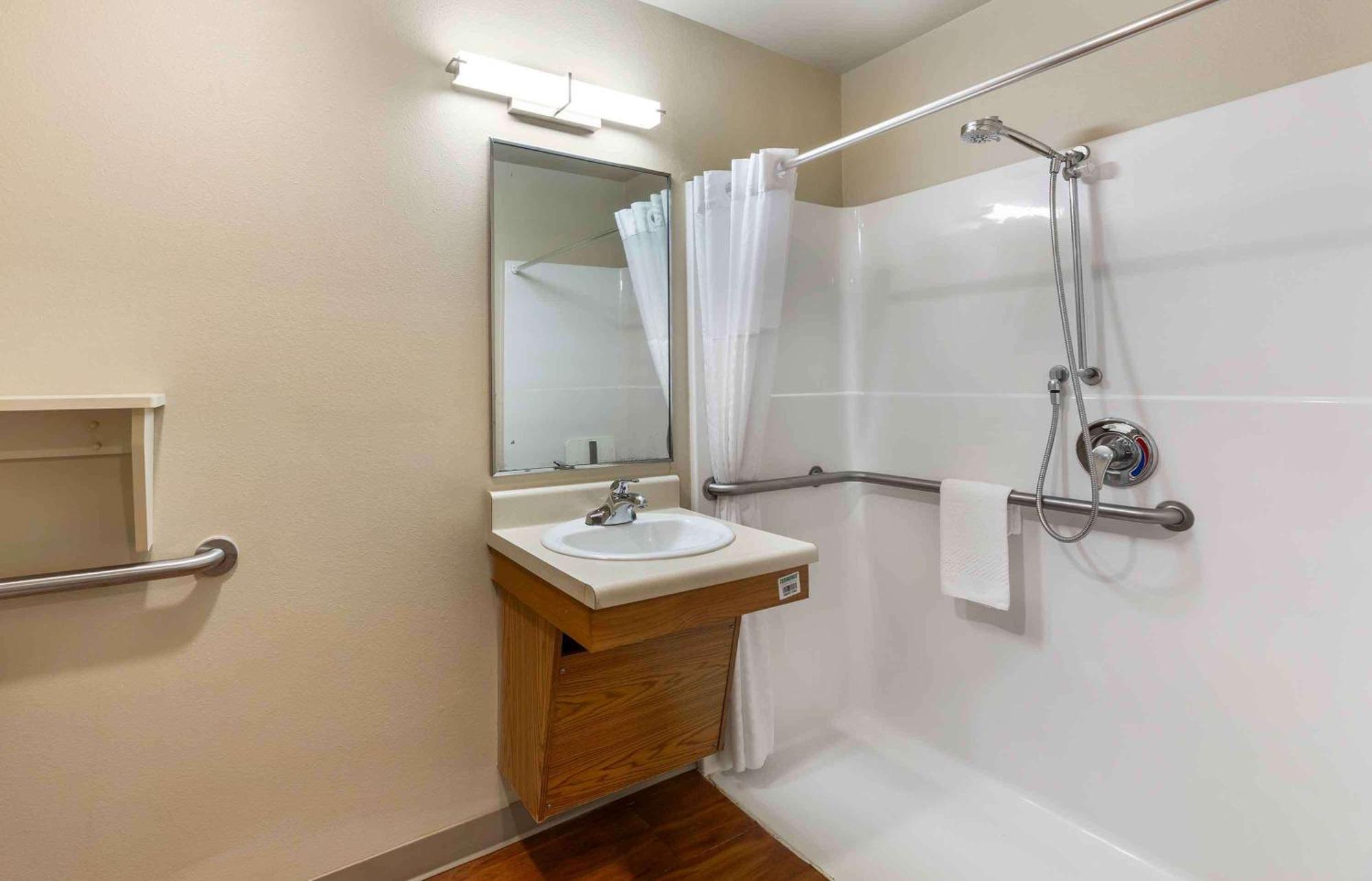 Extended Stay America Select Suites - Akron - South Portage Lakes Eksteriør billede