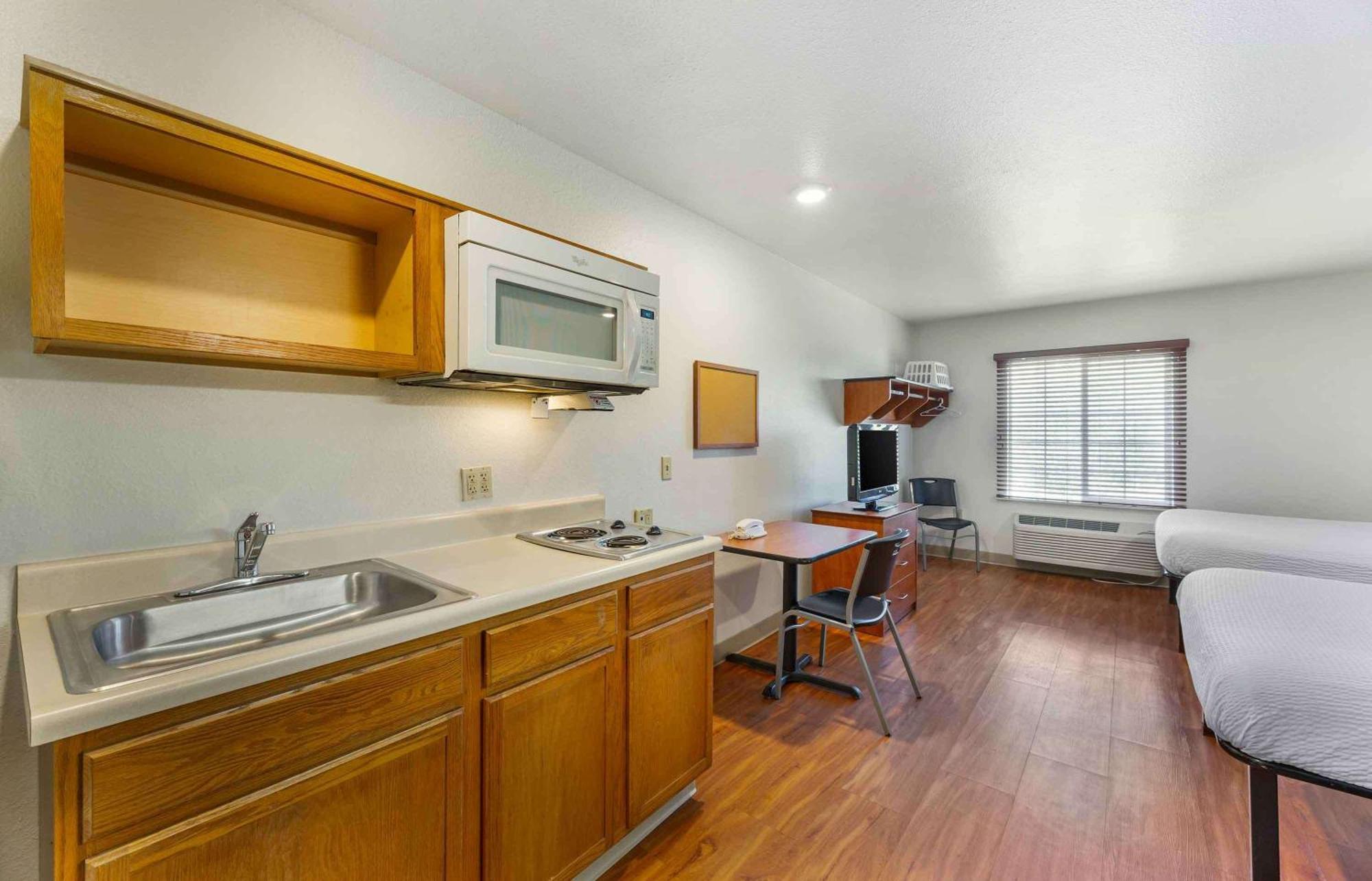 Extended Stay America Select Suites - Akron - South Portage Lakes Eksteriør billede