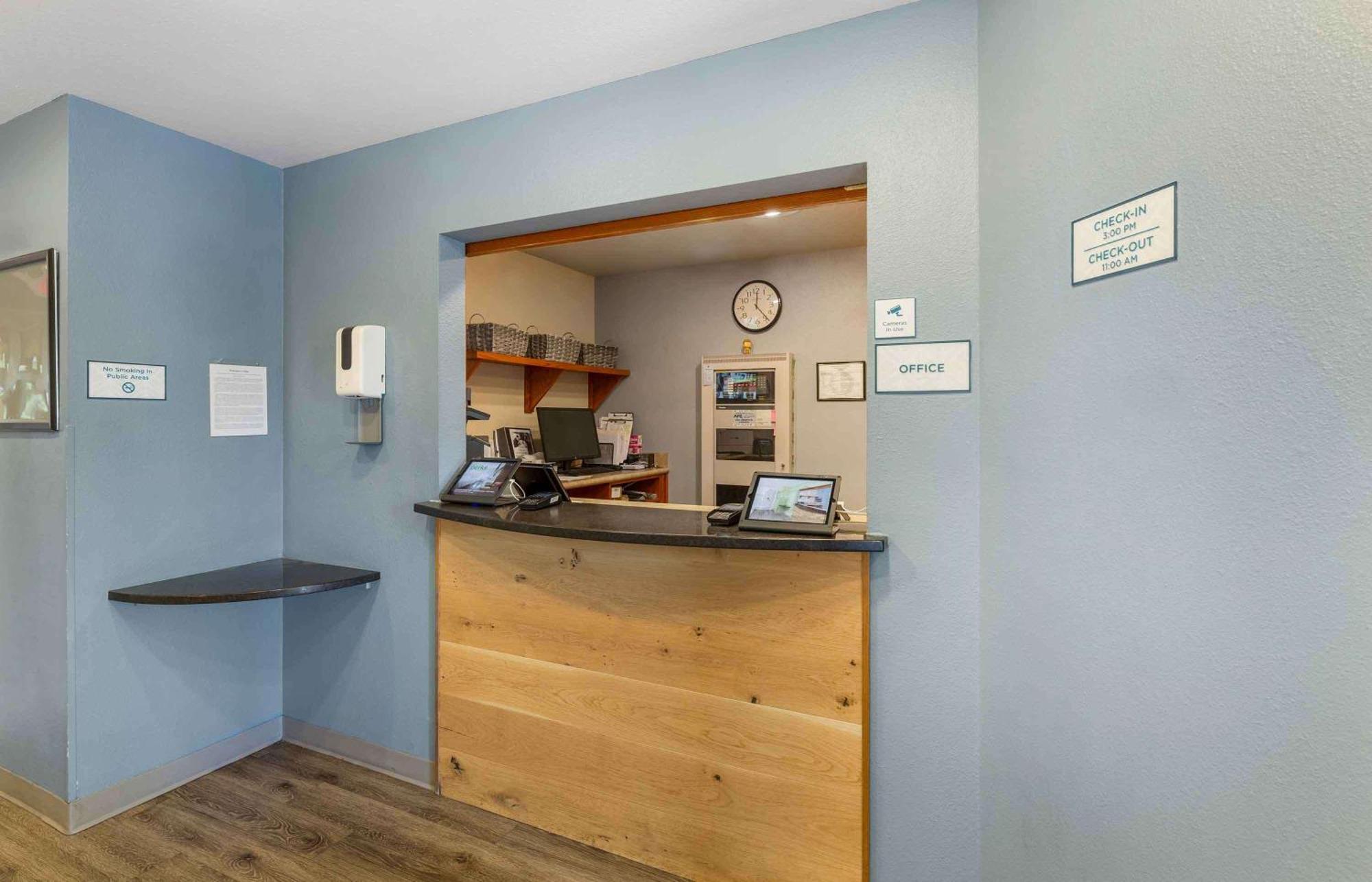 Extended Stay America Select Suites - Akron - South Portage Lakes Eksteriør billede
